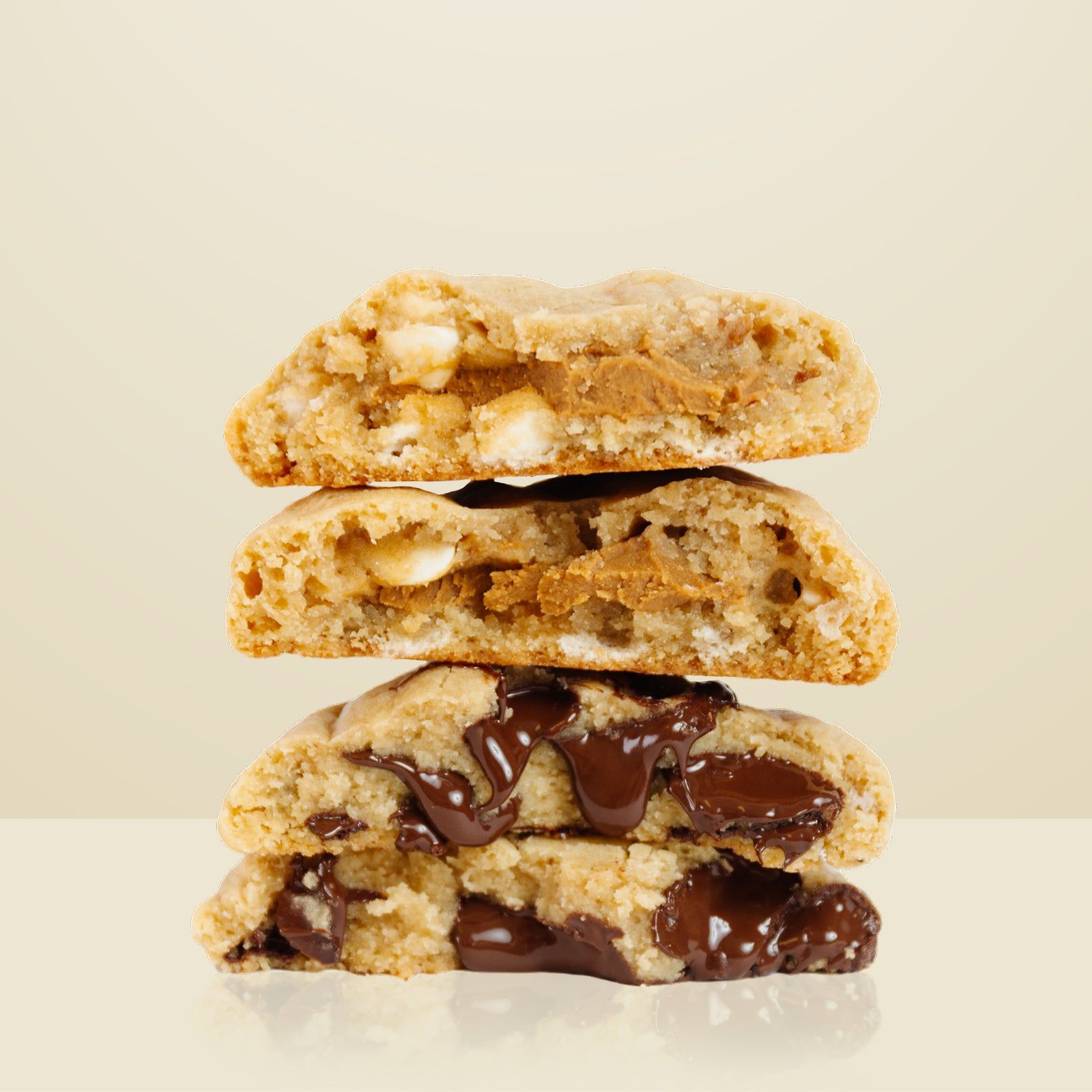 chip_half-sw-half-biscoff_stack_f13da7d5-087a-434e-9f7f-5d949078a5f4.jpg